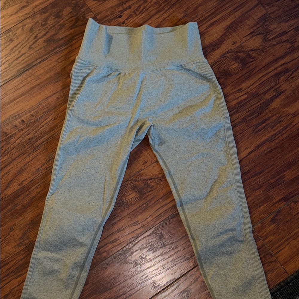 Amazon purchased butt scrunch leggings sage green